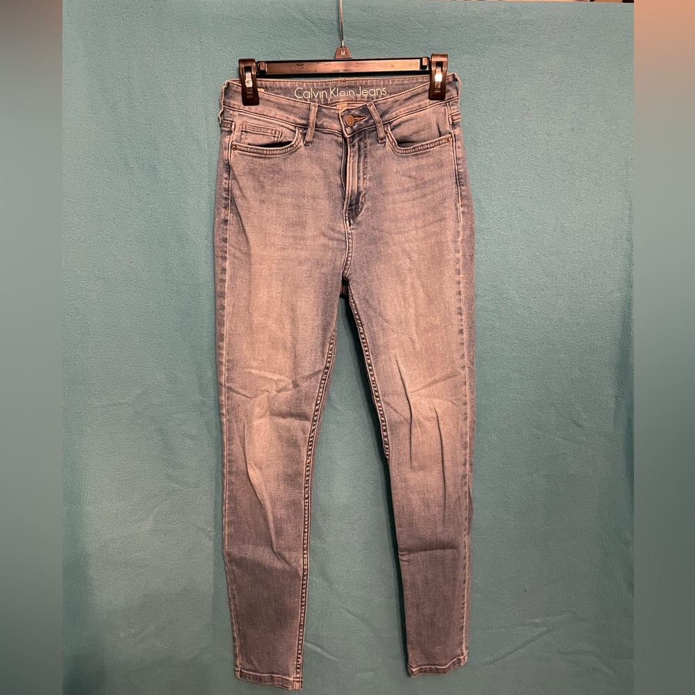 Calvin Klein - Light Wash Ankle Legging Jeans